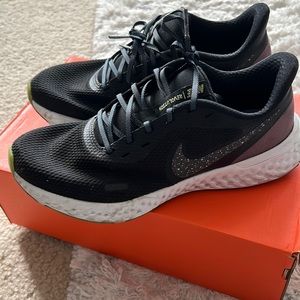 Nike revolution 5 se Womens sneakers